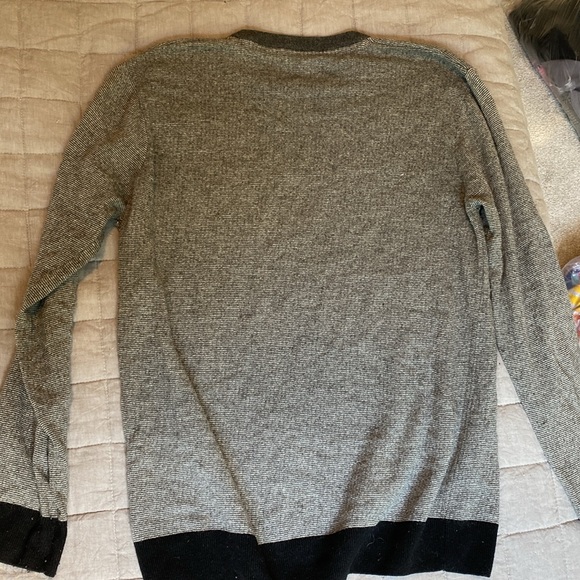 Grey and black sweater. - Picture 4 of 4